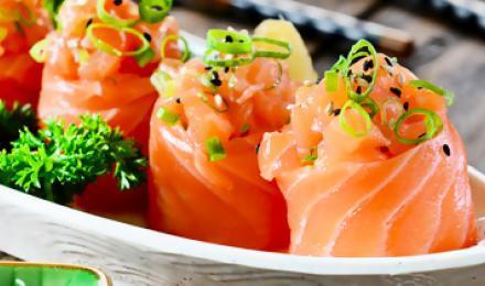 ЛЮБИМЫЕ МОРЕПРОДУКТЫ! Скидка до 50% на морепродукты: креветки, мидии, сарган, икра черная и красная, камбала от торгового дома "MOREproduct"!
