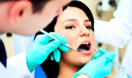 СТОМАТОЛОГ С ЗОЛОТЫМИ РУКАМИ! Скидка до 80% пломбирование зубов, профессиональную УЗ чистку зубов и полировку всех зубов пастами, а также, скидка 70% на имплантологию от стоматологии Доктора Пельца!