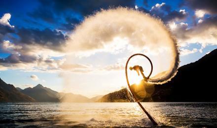 Адреналин зашкаливает! 10, 20 или 30 минут полета на флайборде с инструктажем от компании «Flying Pro»! Скидка до 56%!